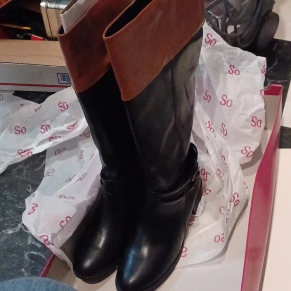 SO Black and Brown Heeled Boots - Picture 3 of 4